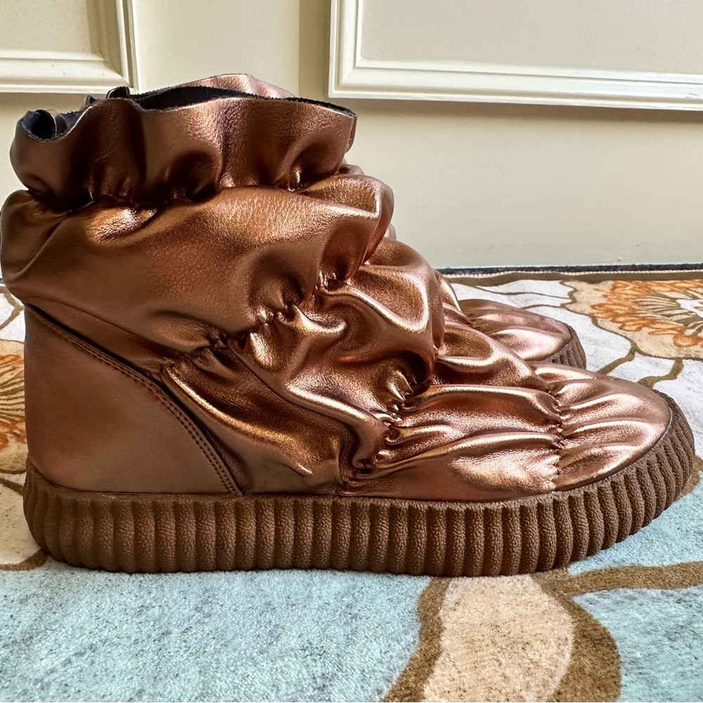 Cape Robbin Metallic Bronze Slip on booties Ruched style brand new size 8